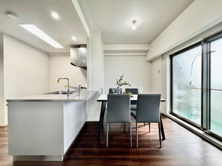 Senri Chuo Air Hills