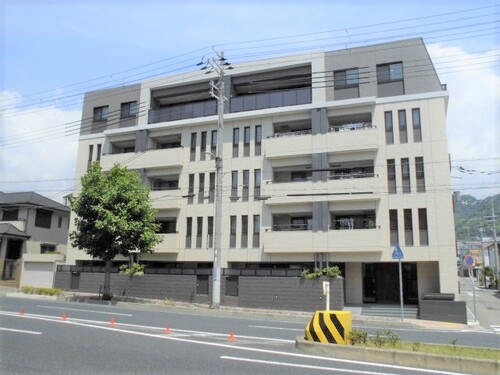 Wacolle Feriz Nishi-Okamoto